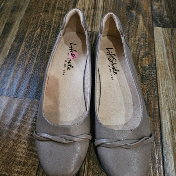 Life Stride Impact Women's Taupe Slip-On Flats. Size‎ 9 - Picture 6 of 11